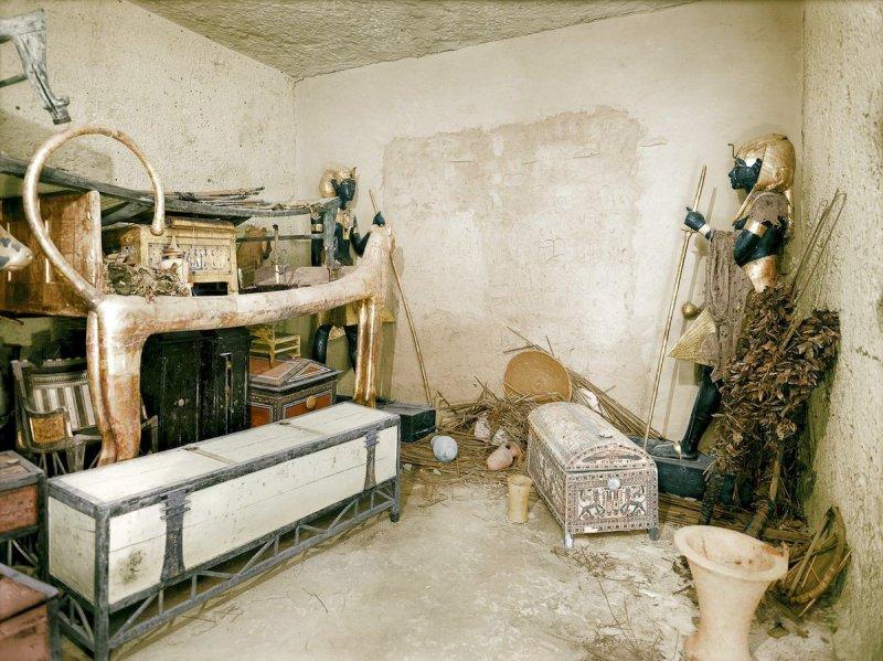 Firavun Tutankhamon’un mezar fotoğrafları sergileniyor