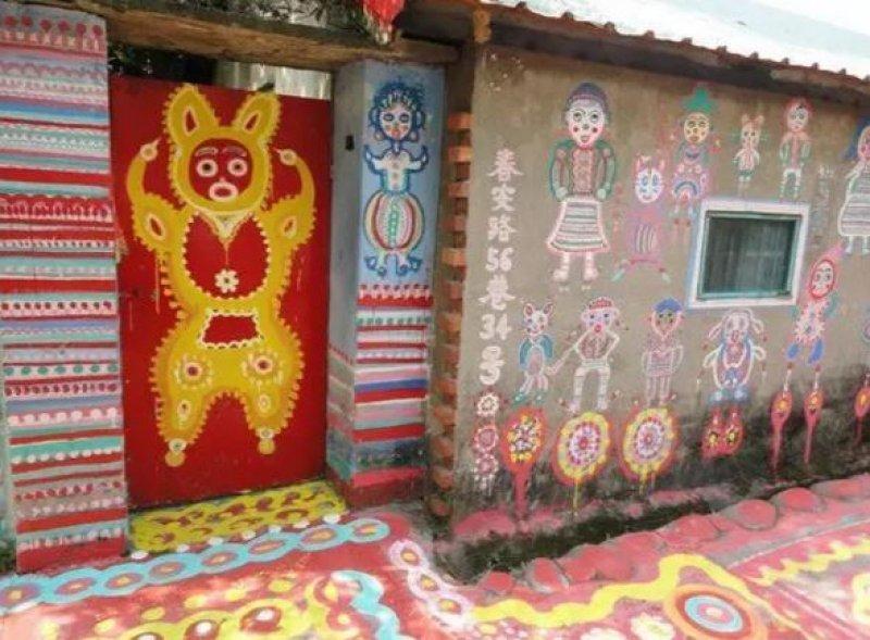 Tayvan'ın gökkuşağı köyü göz kamaştırıyor