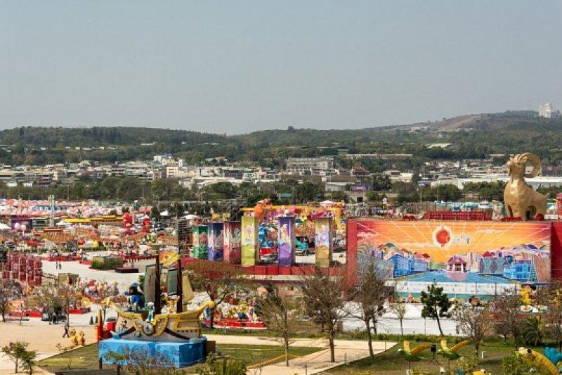 Tayvan'ın gökkuşağı köyü göz kamaştırıyor