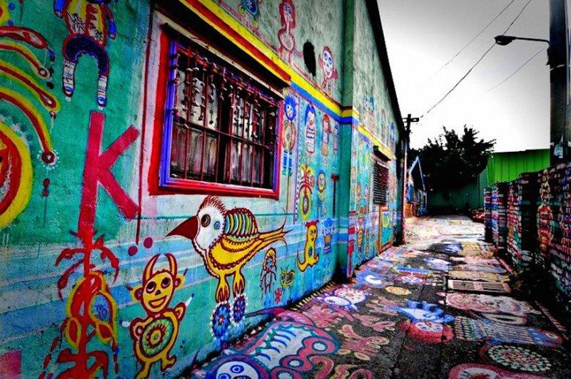 Tayvan'ın gökkuşağı köyü göz kamaştırıyor