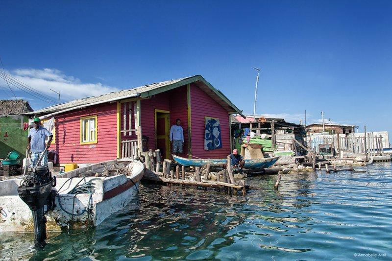 Dünyanın en kalabalık adası: Santa Cruz del Islote