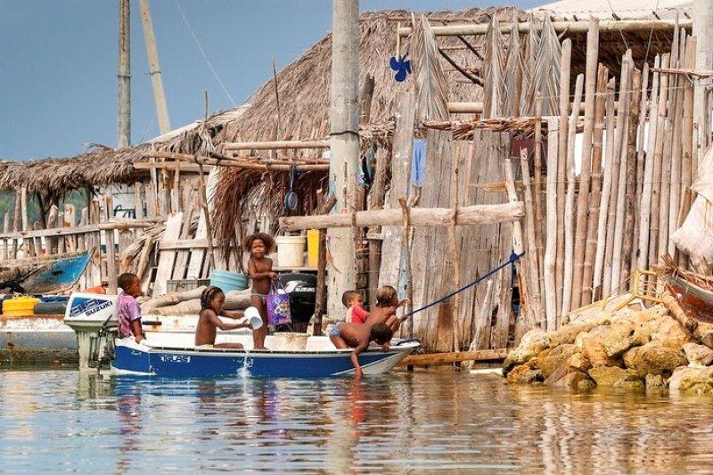Dünyanın en kalabalık adası: Santa Cruz del Islote