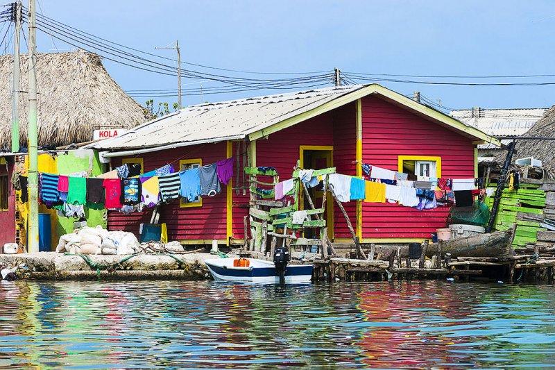 Dünyanın en kalabalık adası: Santa Cruz del Islote