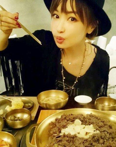 45 yaşındaki Japon model görenleri şaşırtıyor 