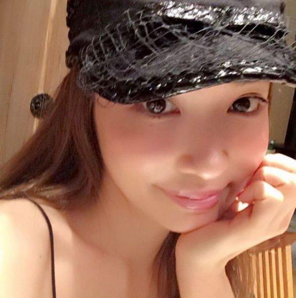 45 yaşındaki Japon model görenleri şaşırtıyor 