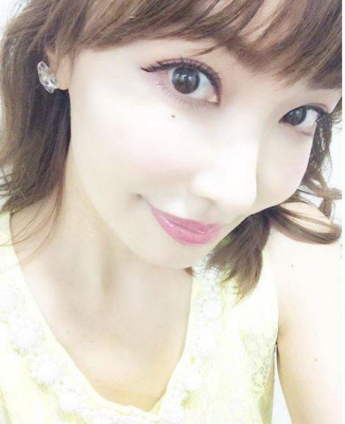 45 yaşındaki Japon model görenleri şaşırtıyor 