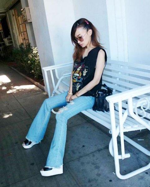 45 yaşındaki Japon model görenleri şaşırtıyor 