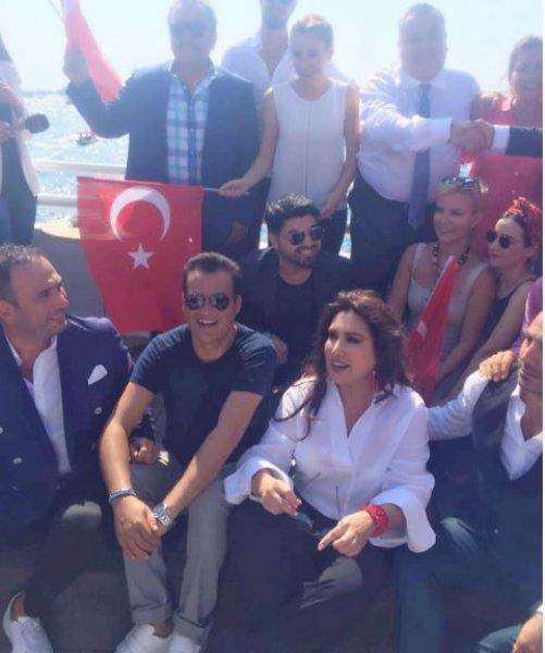 Yenikapı miting alanında ünlüler geçidi  - Resim 35