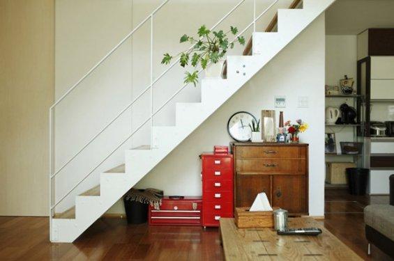 Az eşya ile dekora edilmiş Japon evleri