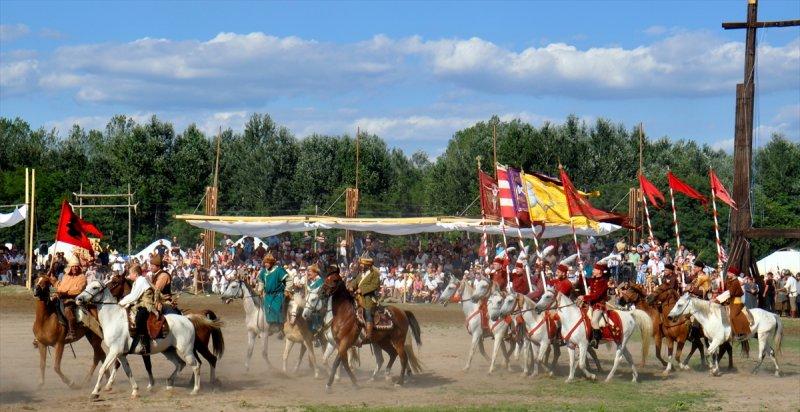 Macaristan'da Türk Kurultayı etkinliği filmleri aratmadı
