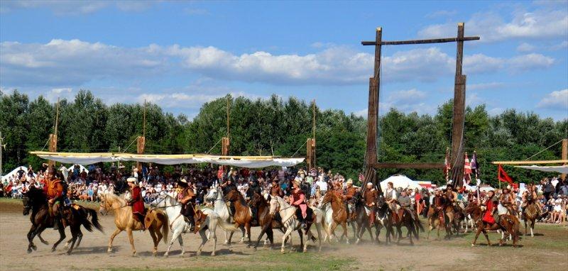 Macaristan'da Türk Kurultayı etkinliği filmleri aratmadı