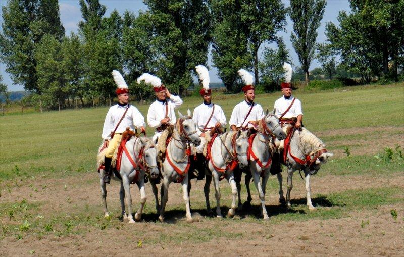 Macaristan'da Türk Kurultayı etkinliği filmleri aratmadı