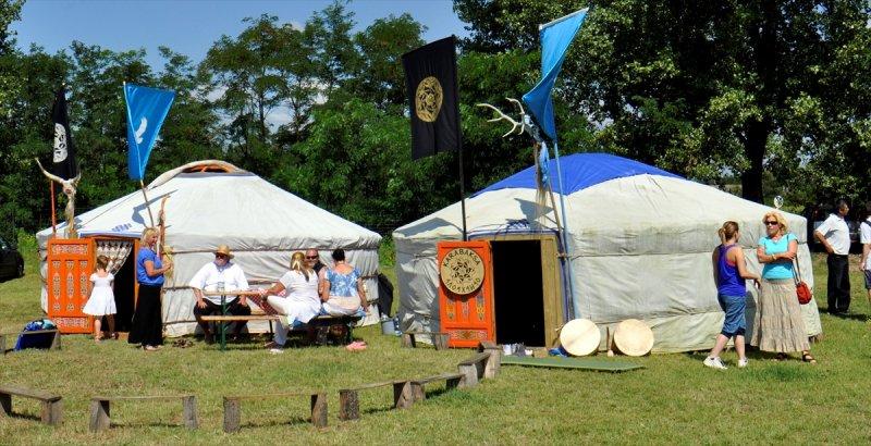 Macaristan'da Türk Kurultayı etkinliği filmleri aratmadı