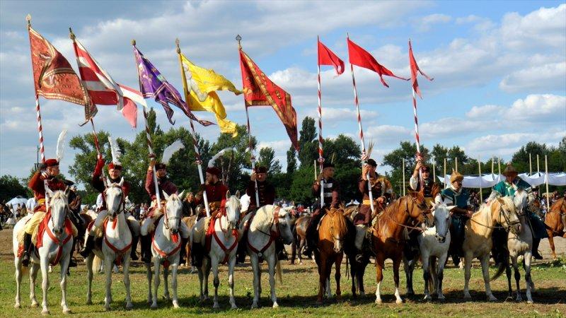 Macaristan'da Türk Kurultayı etkinliği filmleri aratmadı