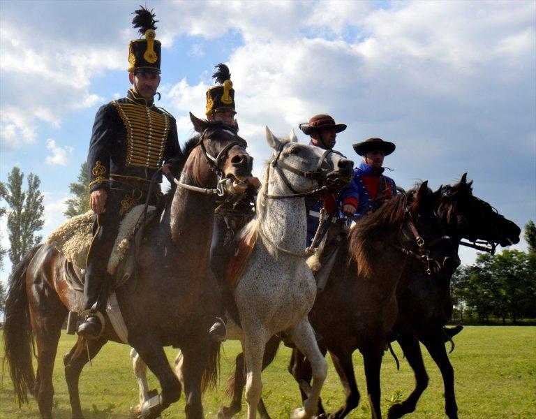 Macaristan'da Türk Kurultayı etkinliği filmleri aratmadı