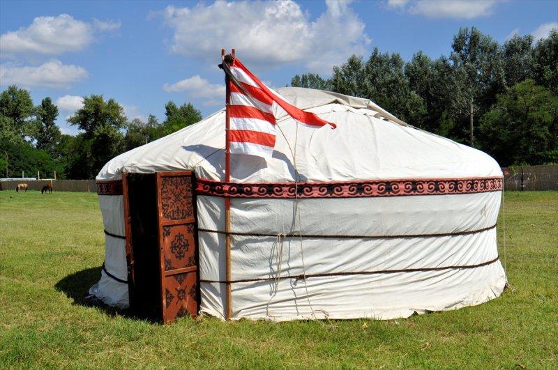 Macaristan'da Türk Kurultayı etkinliği filmleri aratmadı