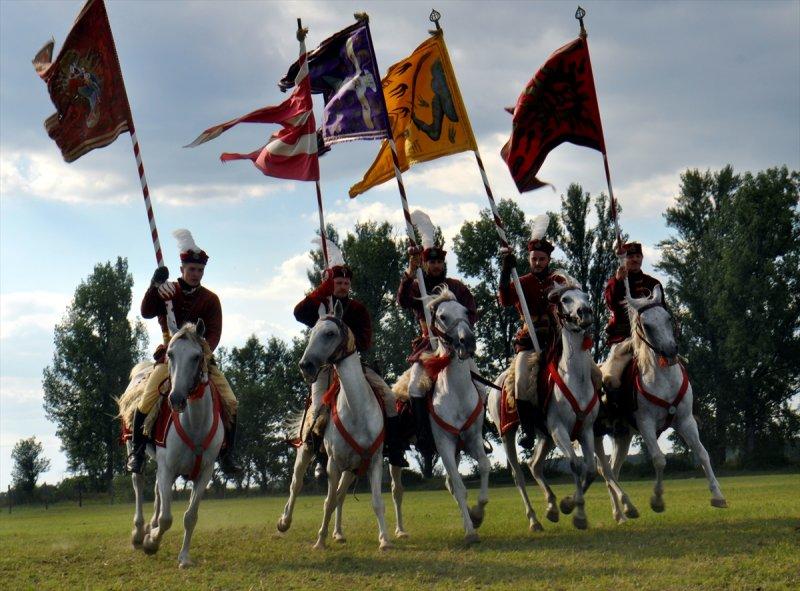 Macaristan'da Türk Kurultayı etkinliği filmleri aratmadı