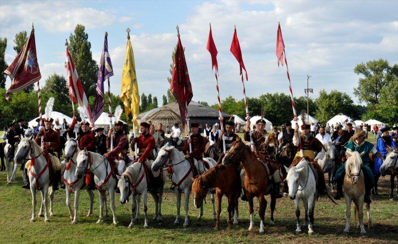 Macaristan'da Türk Kurultayı etkinliği filmleri aratmadı