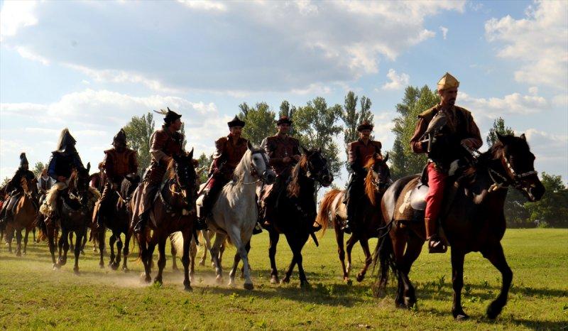 Macaristan'da Türk Kurultayı etkinliği filmleri aratmadı