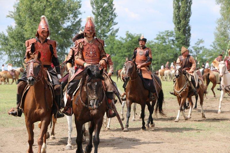 Macaristan'da Türk Kurultayı etkinliği filmleri aratmadı