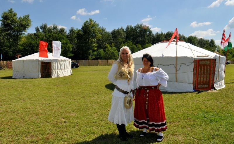 Macaristan'da Türk Kurultayı etkinliği filmleri aratmadı