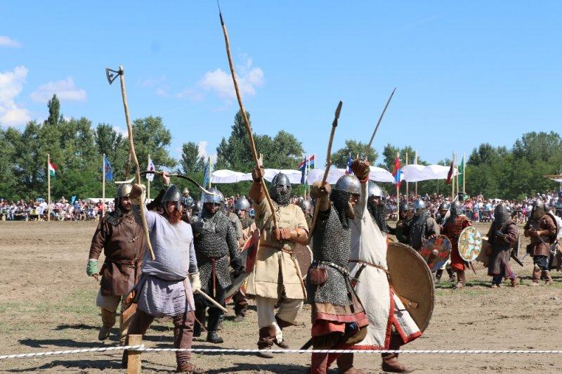 Macaristan'da Türk Kurultayı etkinliği filmleri aratmadı
