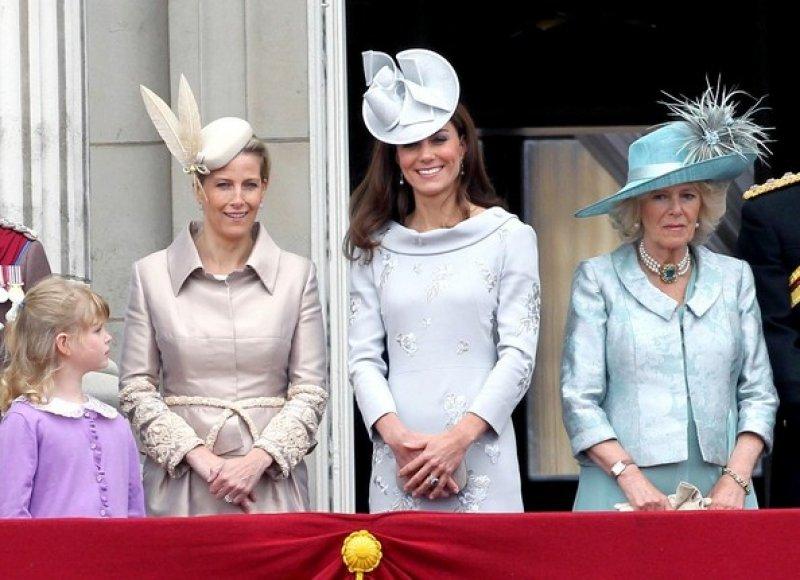 Prenseslerin şapka savaşı