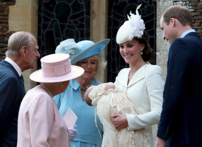 Prenseslerin şapka savaşı