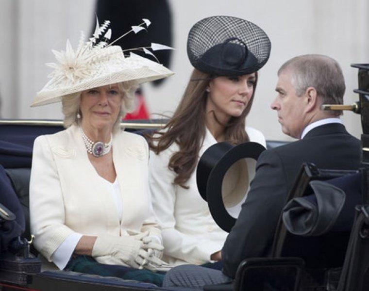 Prenseslerin şapka savaşı