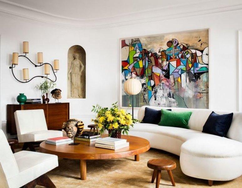 Ünlü moda tasarımcısı evinin kapılarını açtı