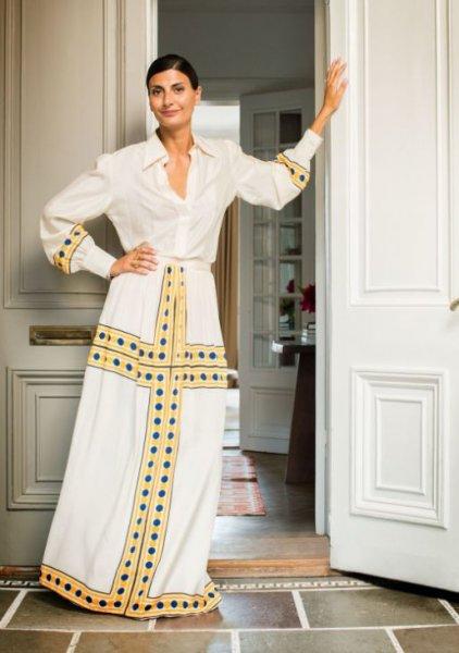 Ünlü moda tasarımcısı evinin kapılarını açtı