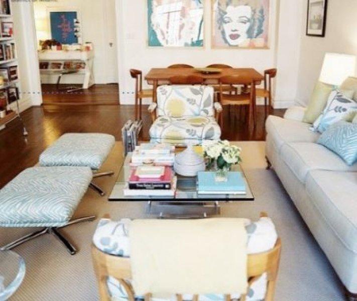 Ünlü moda tasarımcısı evinin kapılarını açtı