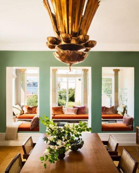 Ünlü moda tasarımcısı evinin kapılarını açtı