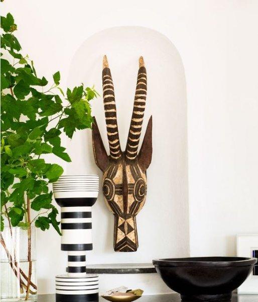 Ünlü moda tasarımcısı evinin kapılarını açtı