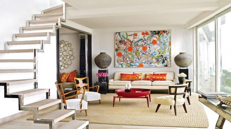 Ünlü moda tasarımcısı evinin kapılarını açtı