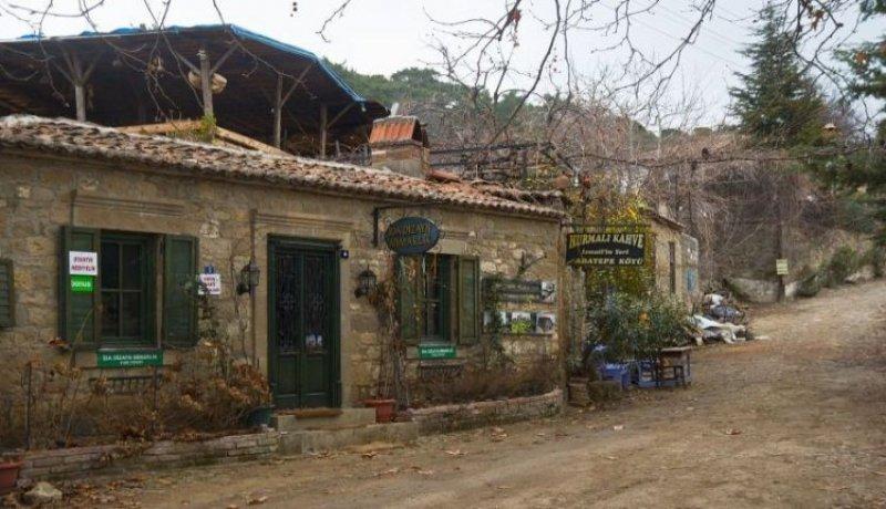 Adatepe köyündeki tarihi taş evlerin fiyatı el yakıyor