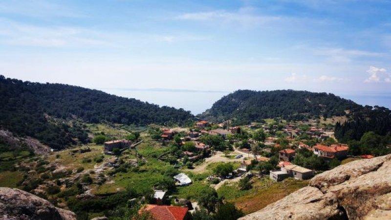 Adatepe köyündeki tarihi taş evlerin fiyatı el yakıyor