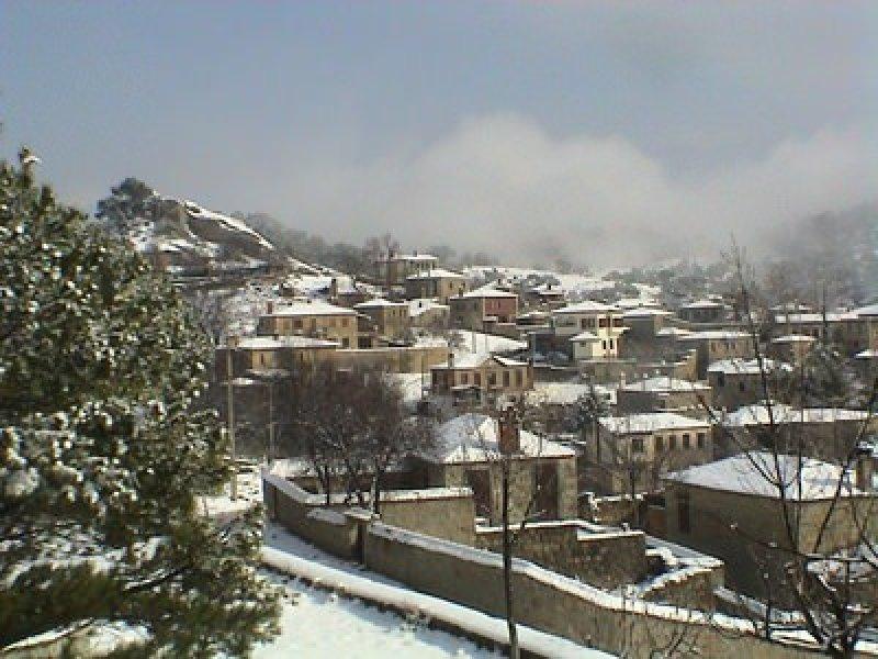 Adatepe köyündeki tarihi taş evlerin fiyatı el yakıyor