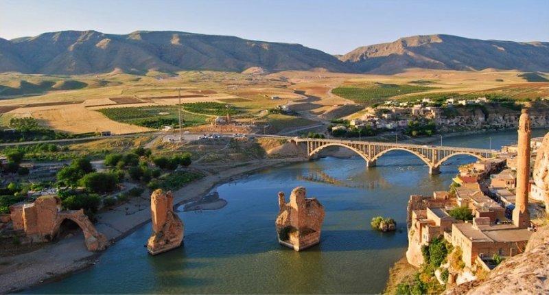 Zeynel Bey Türbesi  yeni yerine taşınıyor