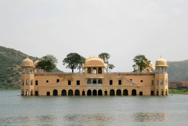 Hindistan’ın romantik sarayı: Jal Mahal  