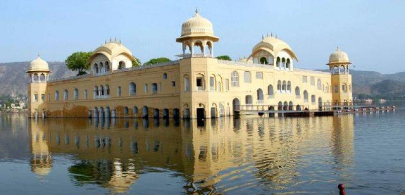 Hindistan’ın romantik sarayı: Jal Mahal  