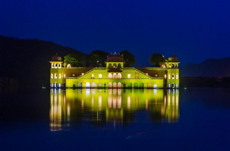 Hindistan’ın romantik sarayı: Jal Mahal  