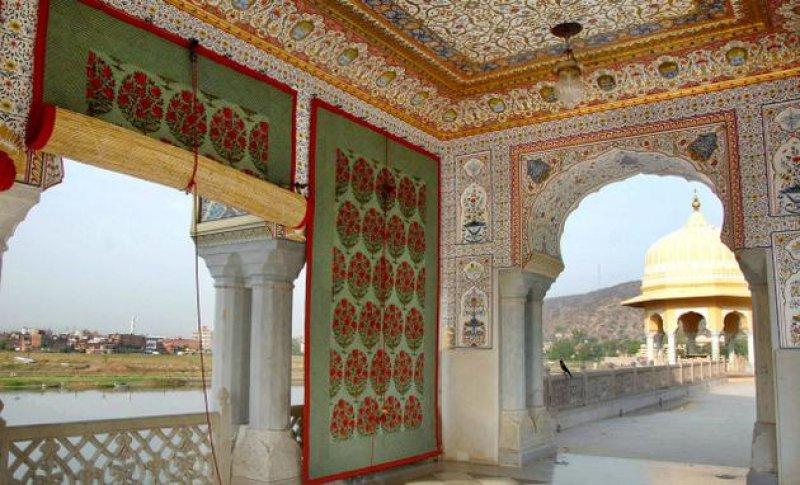 Hindistan’ın romantik sarayı: Jal Mahal  