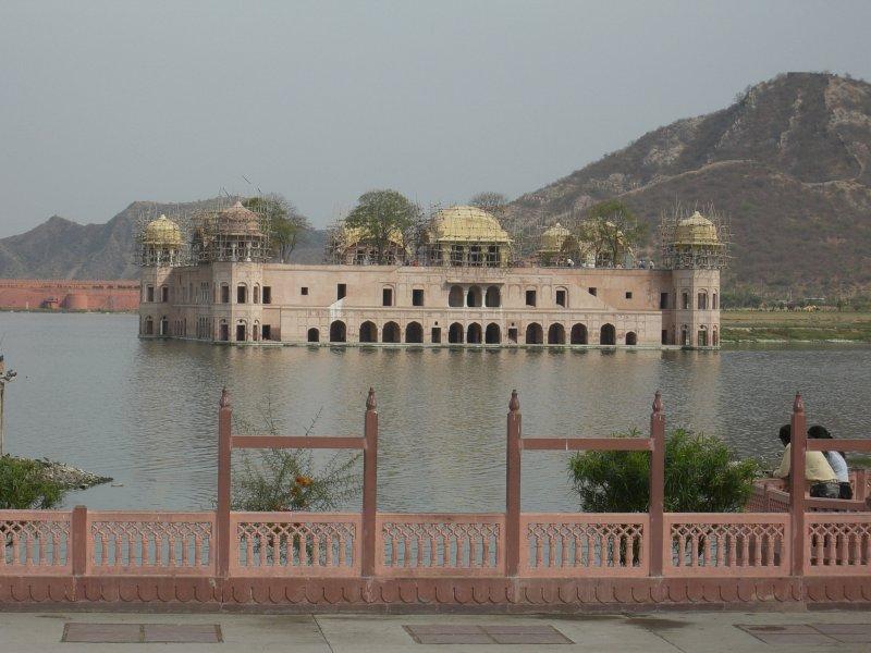 Hindistan’ın romantik sarayı: Jal Mahal  
