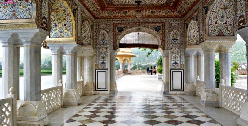 Hindistan’ın romantik sarayı: Jal Mahal  