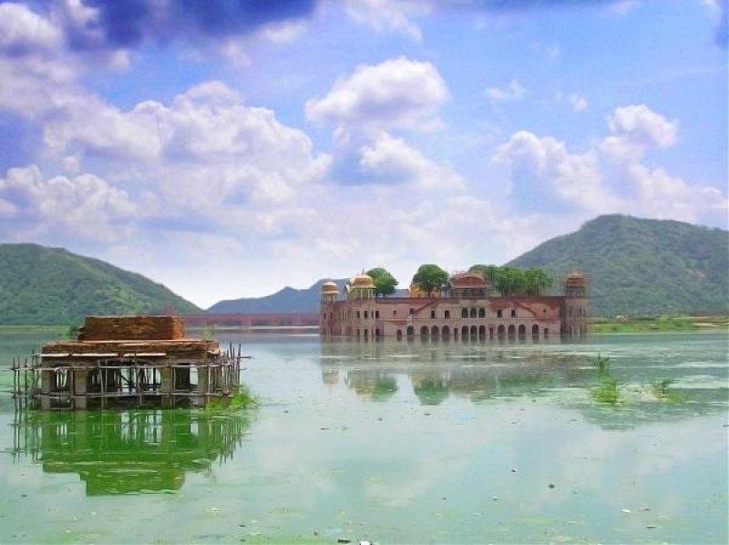 Hindistan’ın romantik sarayı: Jal Mahal  