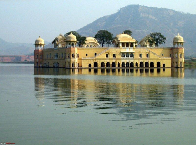 Hindistan’ın romantik sarayı: Jal Mahal  