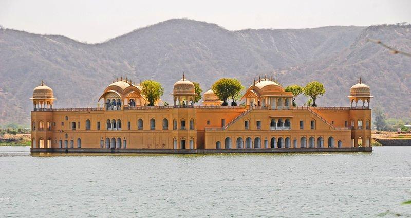 Hindistan’ın romantik sarayı: Jal Mahal  