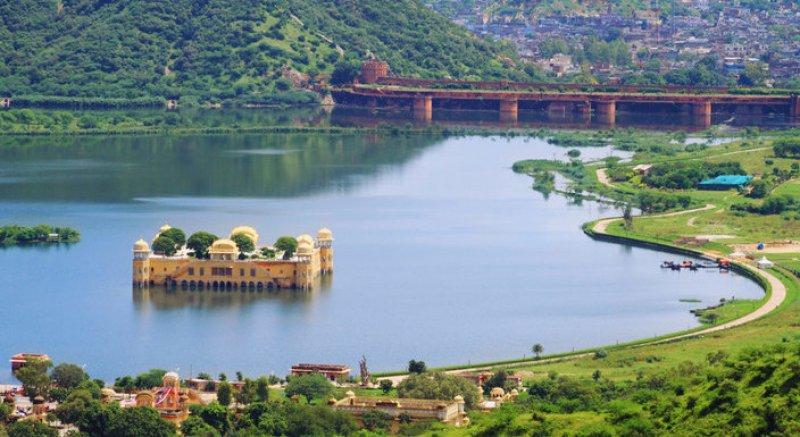 Hindistan’ın romantik sarayı: Jal Mahal  