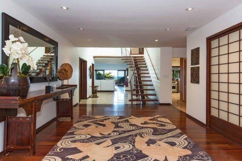 Angelina Jolie Malibu'dan 95 bin dolara ev kiraladı